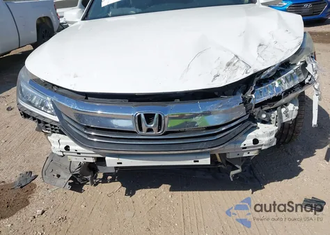 2016 Honda Accord Touring z USA, uszkodzony, nr VIN 1HGCR3F92GA006060